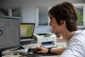 How to Do Competitor Analysis in SEO & Maximize Your Ranking